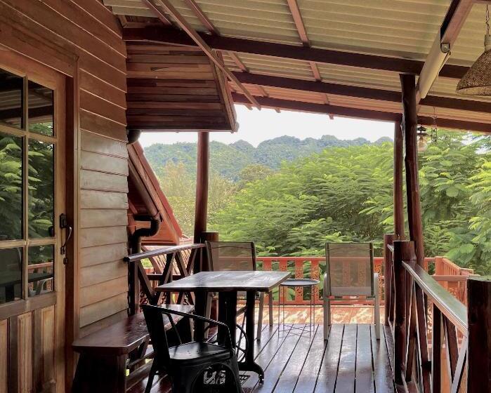 1 Sovrums Stuga, Baanrai Khunya บ้านไร่คุณย่า