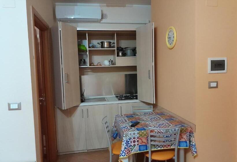 إستديو عائلى, Affittacamere Certe Notti