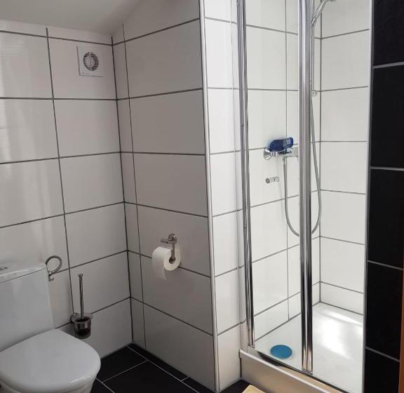 اتاق استاندارد, Jujhar S Gästehaus