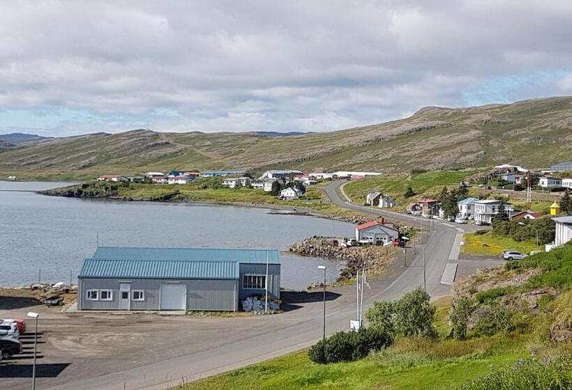 اتاق لوکس با چشم‌انداز دریا, Kriukot