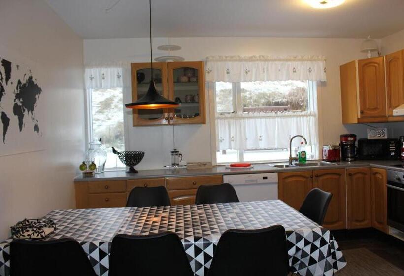 اتاق لوکس با چشم‌انداز دریا, Kriukot