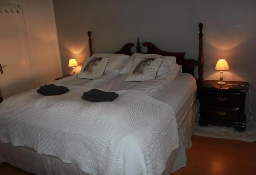 اتاق لوکس با چشم‌انداز دریا, Kriukot