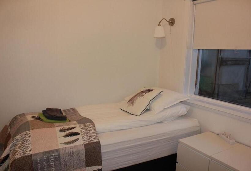 اتاق استاندارد با چشم‌انداز باغ, Kriukot