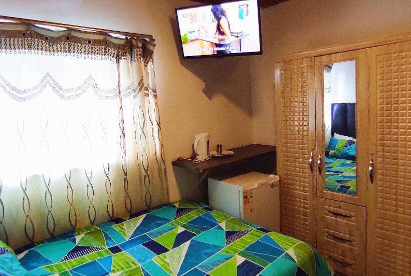 スタンダードルーム, Sir Pinto Guesthouse