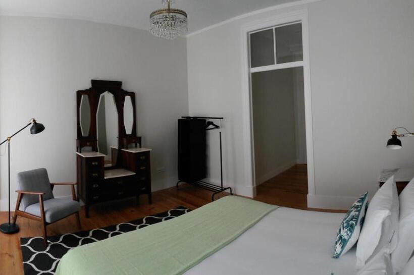 اتاق لوکس, Alcaçaria Do Bairro