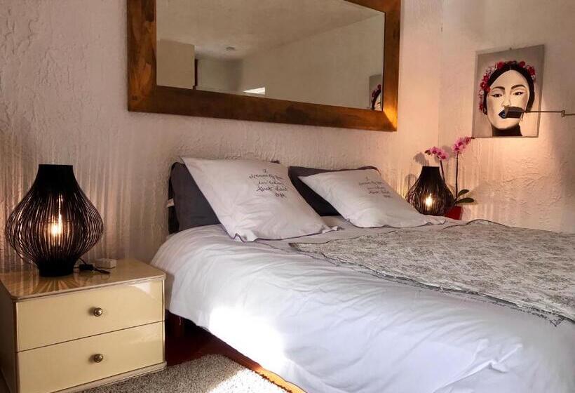 غرفة قياسية مطلّة علي الحديقة, Mas Giro