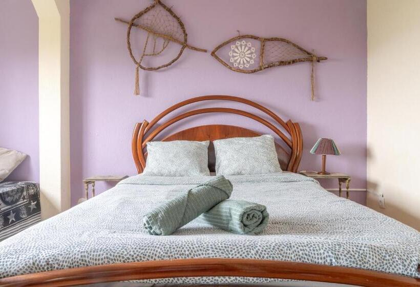 اتاق لوکس, Natural Mystic Hostel