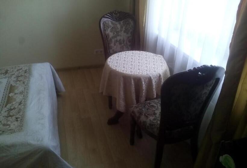 اتاق استاندارد, Sveciu Namai Avada