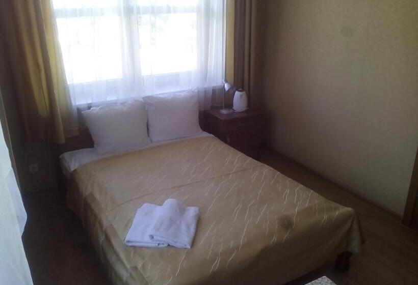 اتاق خانوادگی, Sveciu Namai Avada