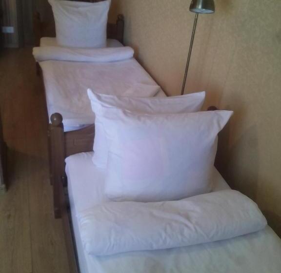 اتاق خانوادگی, Sveciu Namai Avada