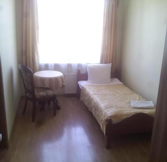 اتاق راحتی سه تخته, Sveciu Namai Avada