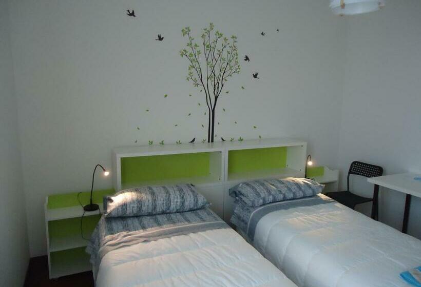 חדר אקונומי, Re Leone Bed And Breakfast