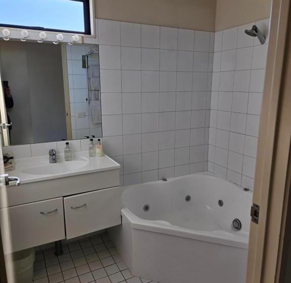 דירת שני חדרים, Ballina Motel