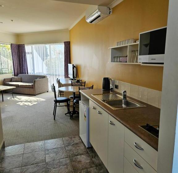 דירת שני חדרים, Ballina Motel