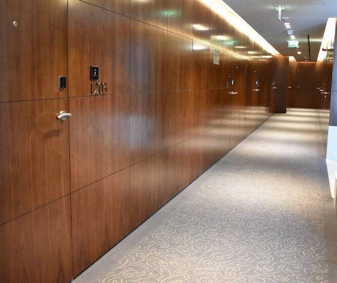 سوییت اجرایی, Golden Tulip Media