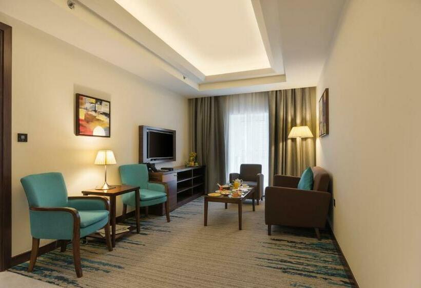 سوییت اجرایی, Golden Tulip Media