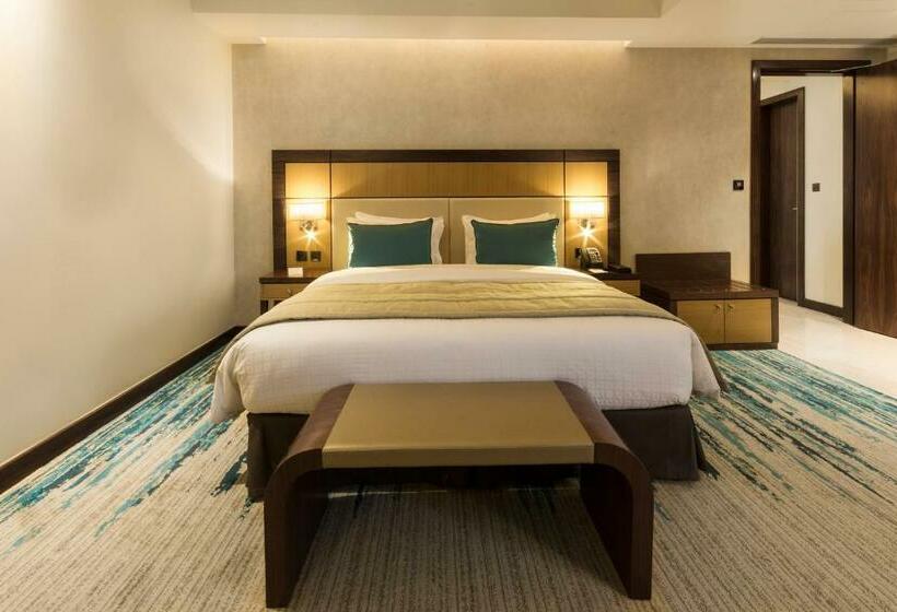 سوییت اجرایی, Golden Tulip Media