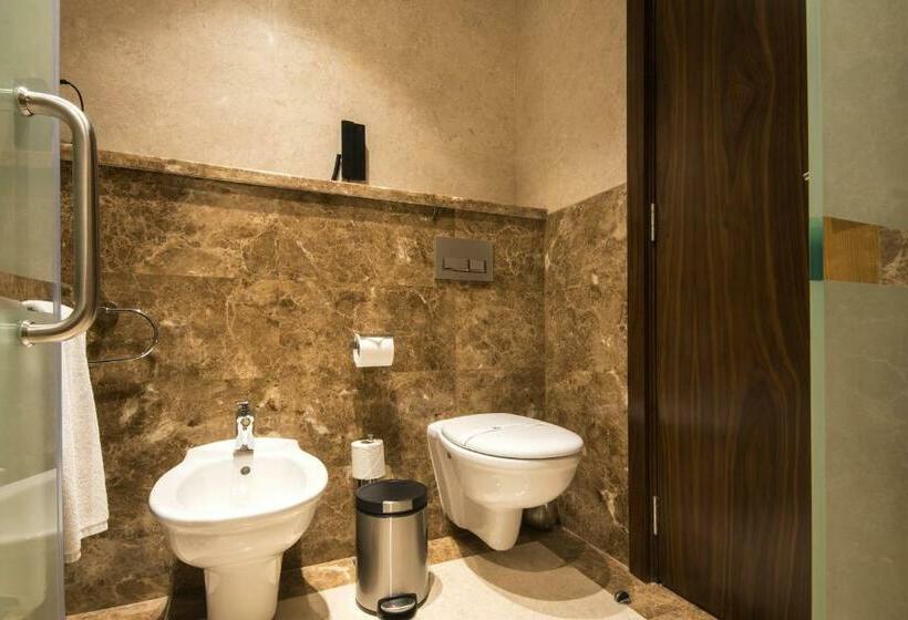 سوییت اجرایی, Golden Tulip Media