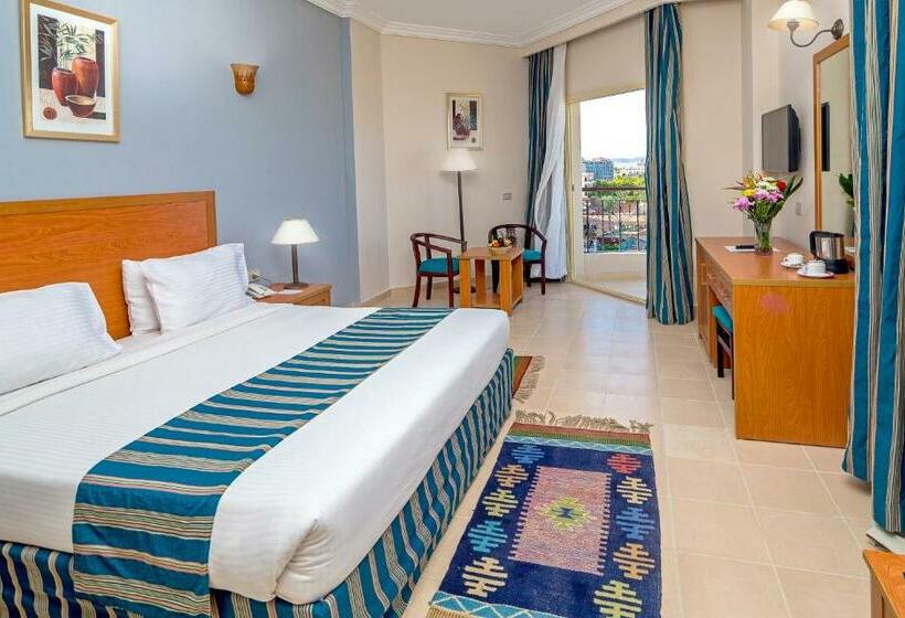 اتاق استاندارد سه تخته با چشمانداز باغ, Hawaii Le Jardin Aqua Resort Families And Couples Only