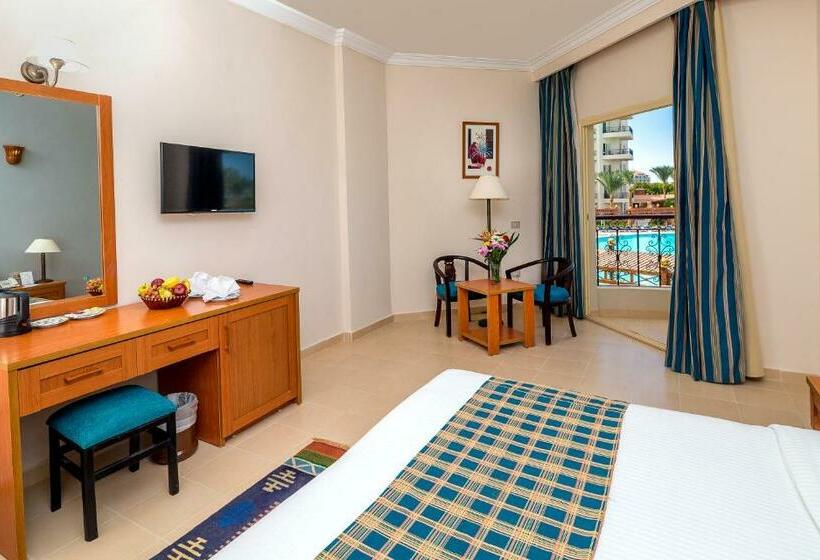 اتاق استاندارد سه تخته با چشمانداز باغ, Hawaii Le Jardin Aqua Resort Families And Couples Only