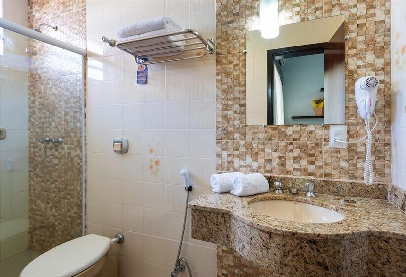 חדר דלוקס לשלושה, 365