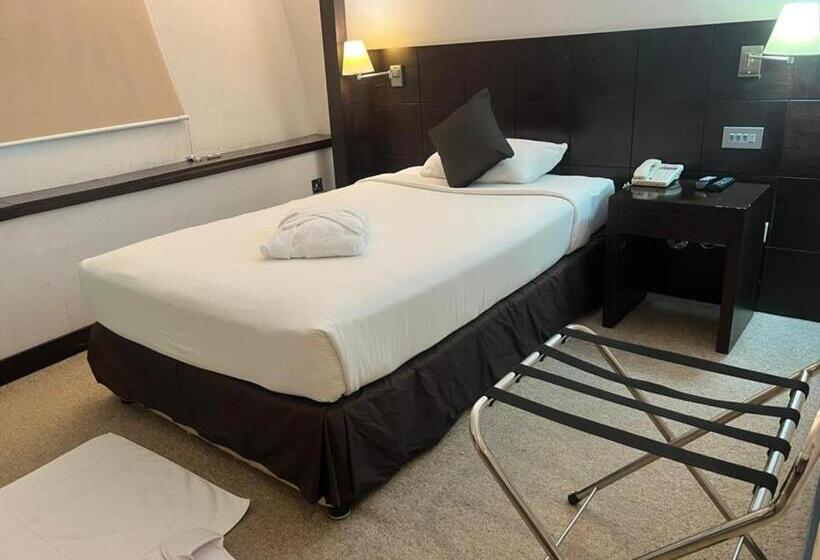 Номер Стандарт Индивидуальный, Al Jazira Club