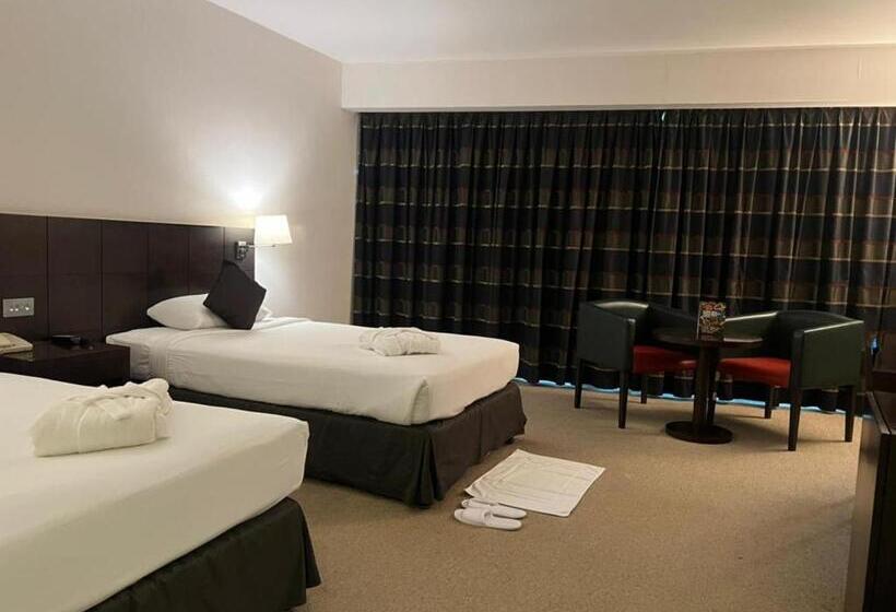 Номер Стандарт, Al Jazira Club