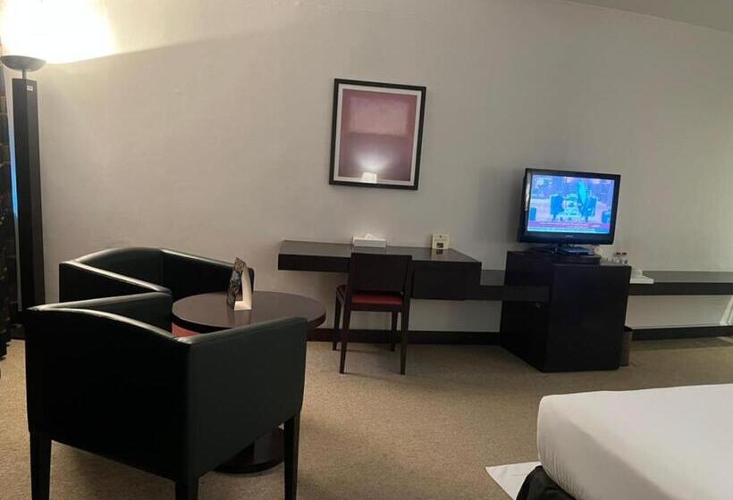 Номер Стандарт, Al Jazira Club