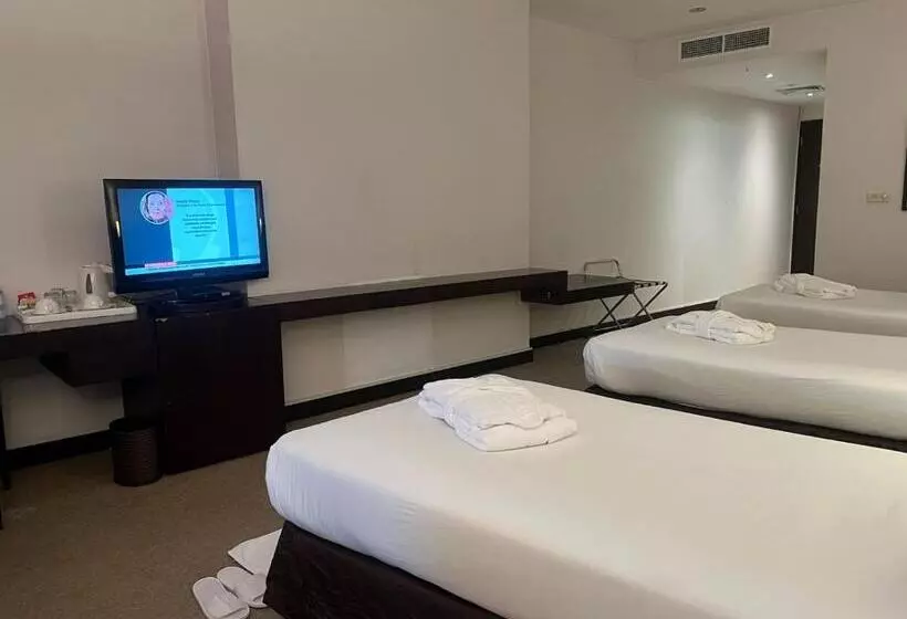 スタンダードトリプルルーム, Al Jazira Club