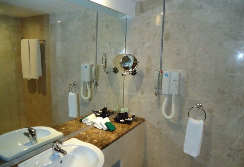 Номер Стандарт Индивидуальный, Al Jazira Club