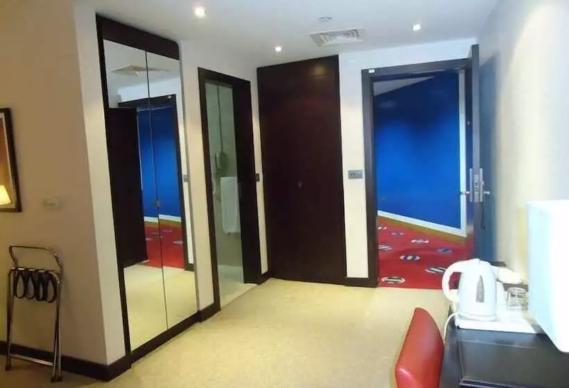 スタンダードシングルルーム, Al Jazira Club