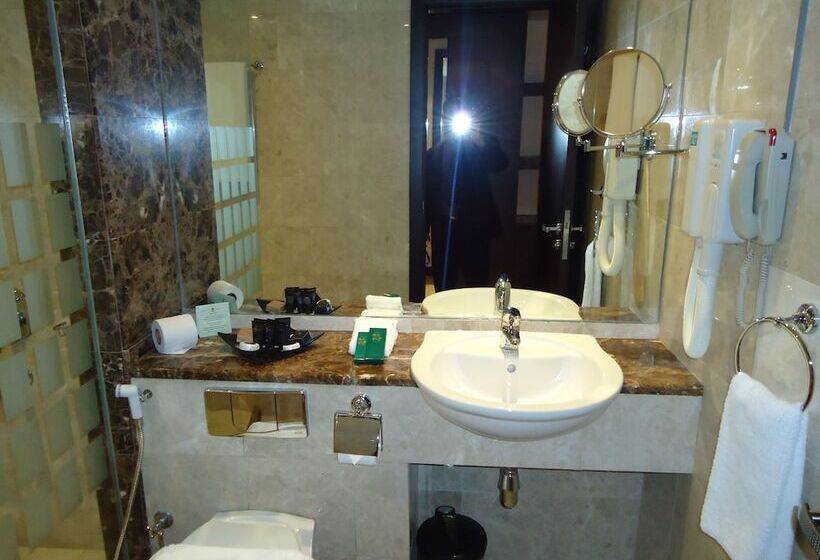 Номер Стандарт, Al Jazira Club