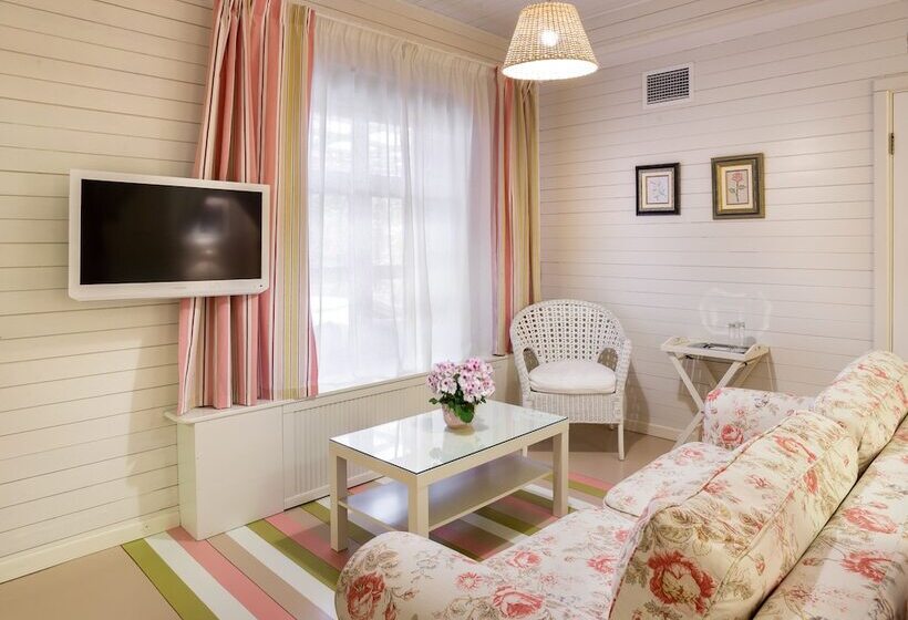 スタンダードルーム, Alexander House