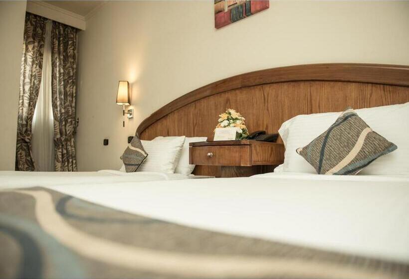 اتاق استاندارد با چشمانداز شهر, Cherry Maryski