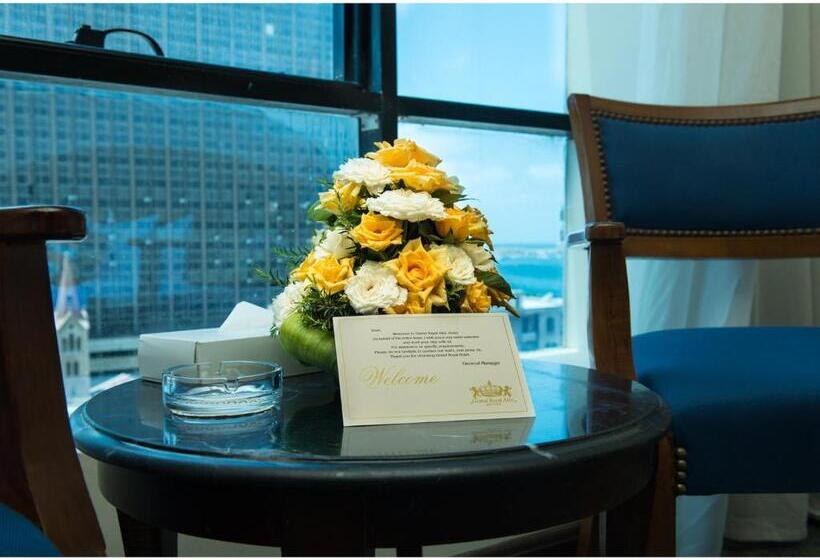 سوییت جونیور با چشمانداز جانبی دریا, Cherry Maryski