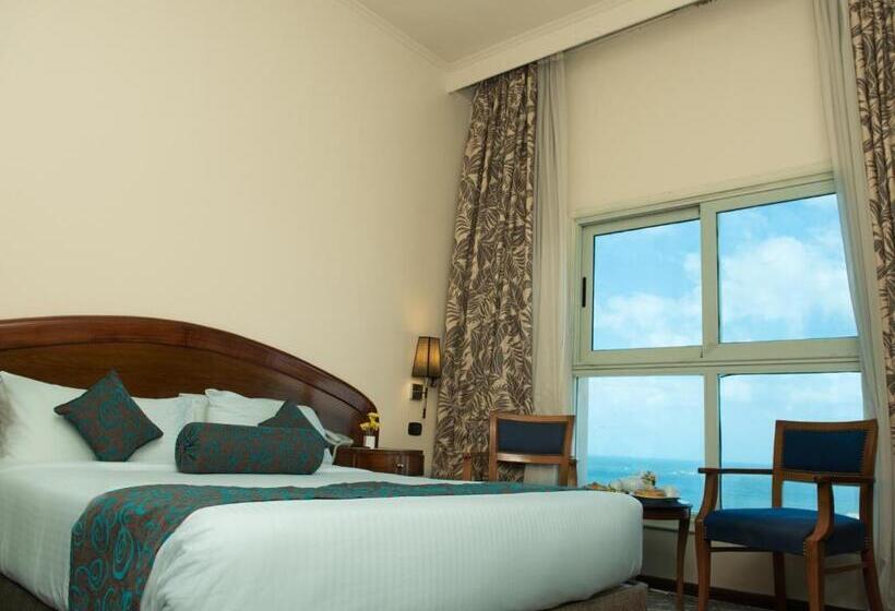 اتاق اجرایی, Cherry Maryski