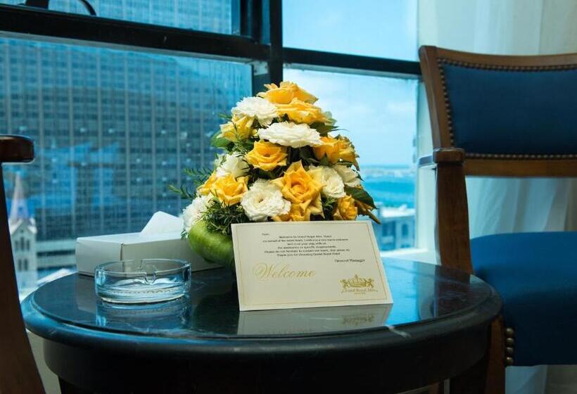 سوییت اجرایی, Cherry Maryski