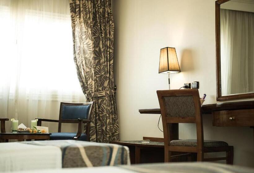 اتاق استاندارد تودرتو, Cherry Maryski