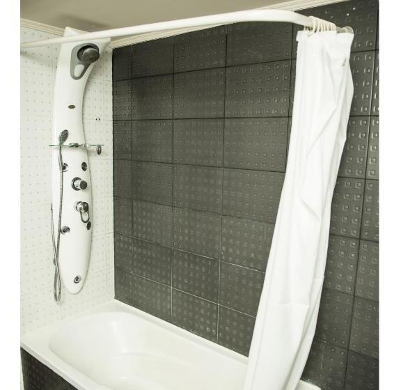 سوییت جونیور اجرایی, Cherry Maryski