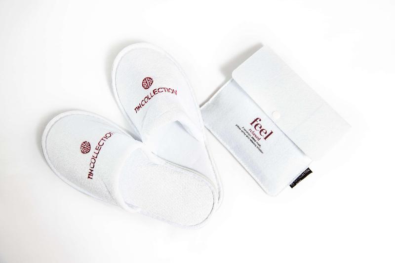 سوییت جونیور با چشمانداز جانبی دریا, Cherry Maryski