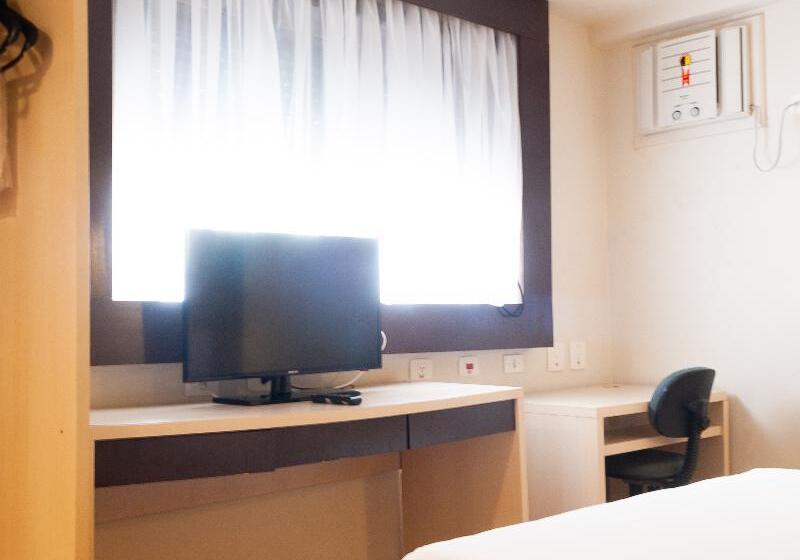 クラシックルーム, Master Curitiba Hotel   1,6 Km Do Estádio Couto Pereira   Show