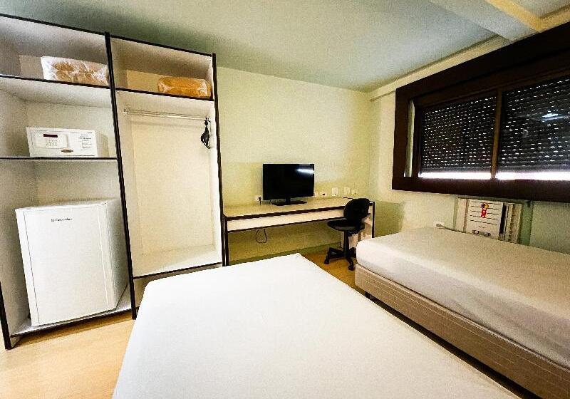 クラシックルーム, Master Curitiba Hotel   1,6 Km Do Estádio Couto Pereira   Show