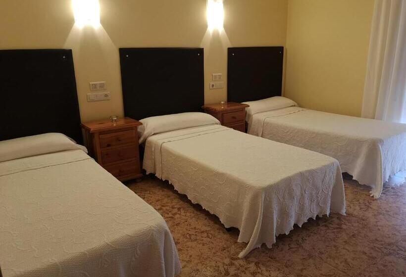 베이직 3인 룸, Ronsel