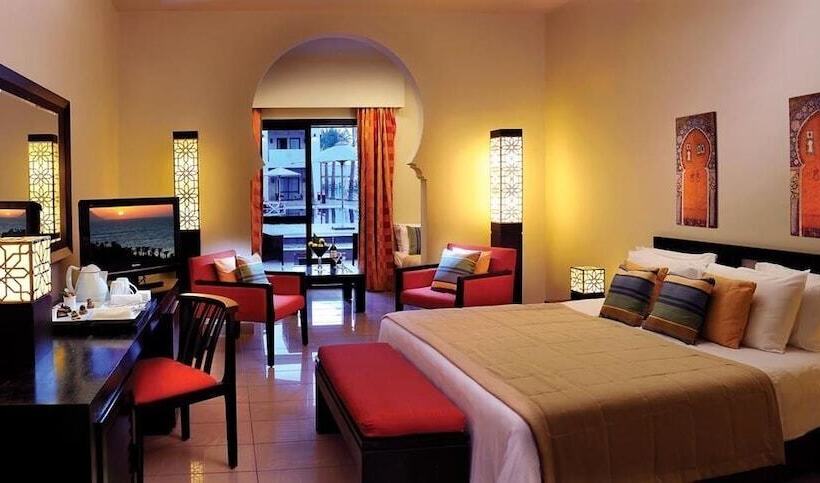 اتاق راحتی با چشم‌انداز استخر, Sentido Reef Oasis Aqua Park Resort