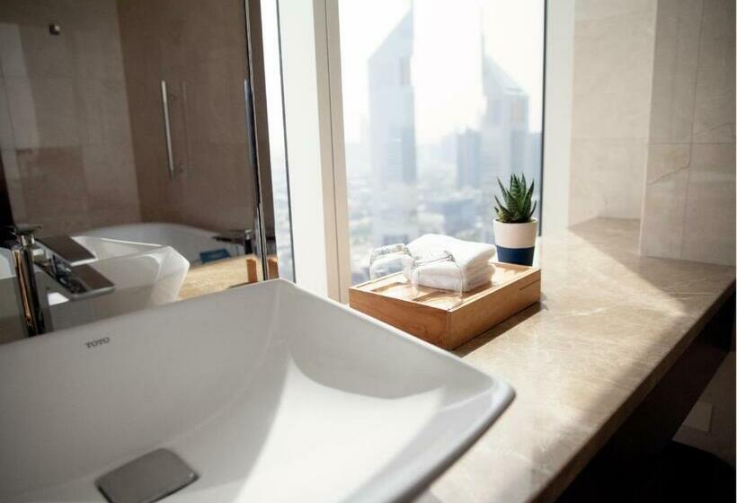 带大床的豪华间, Voco Dubai, An Ihg