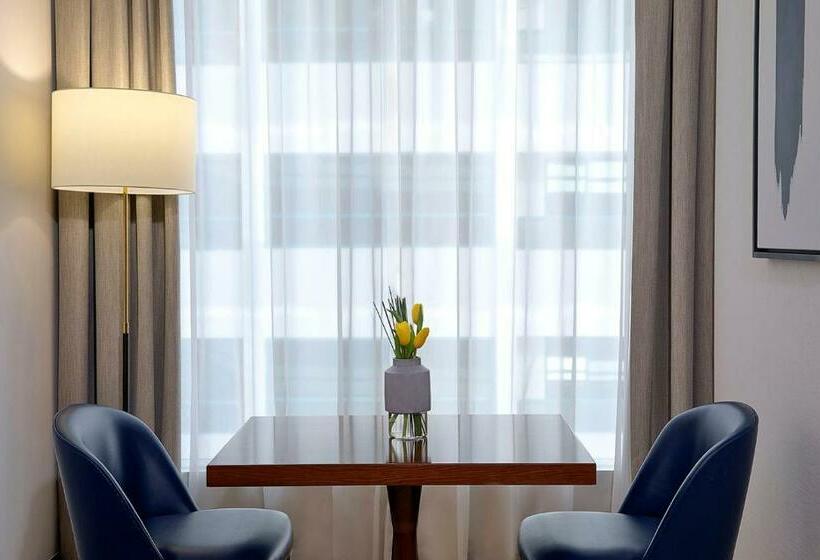 سوئیت با تخت بزرگ, Voco Dubai, An Ihg