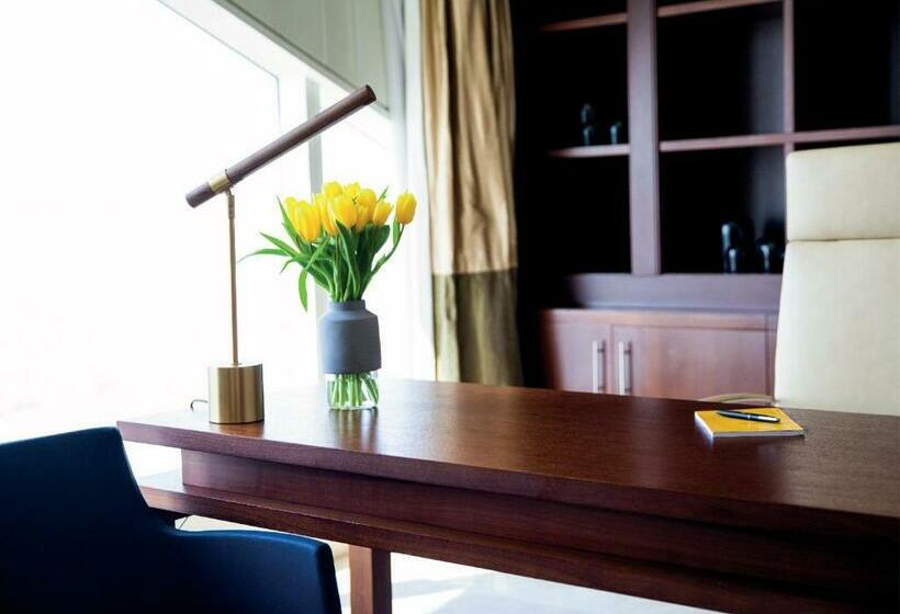 سوئیت رویال, Voco Dubai, An Ihg