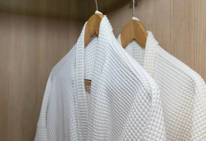 سوئیت رویال, Voco Dubai, An Ihg