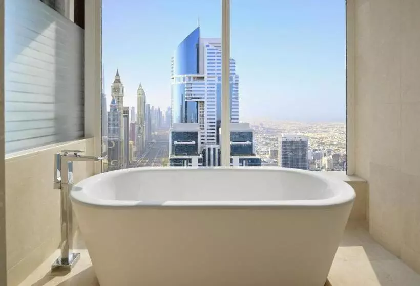 Deluxe Room King Bed & City View