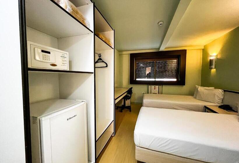 クラシックルーム, Master Curitiba Hotel   1,6 Km Do Estádio Couto Pereira   Show